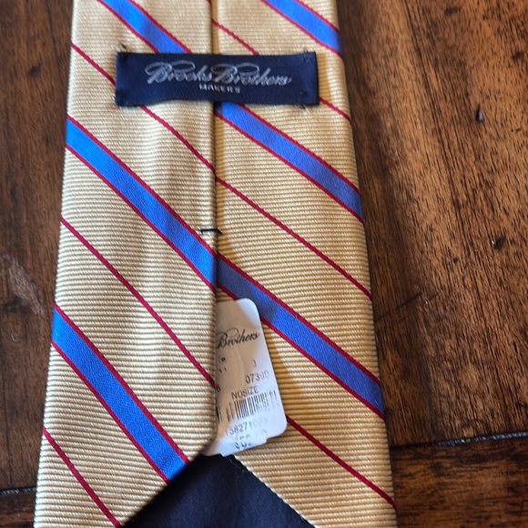 Brooks Brothers Tie - Picture 2 of 3